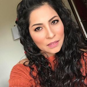 Meet your Posher, Perla